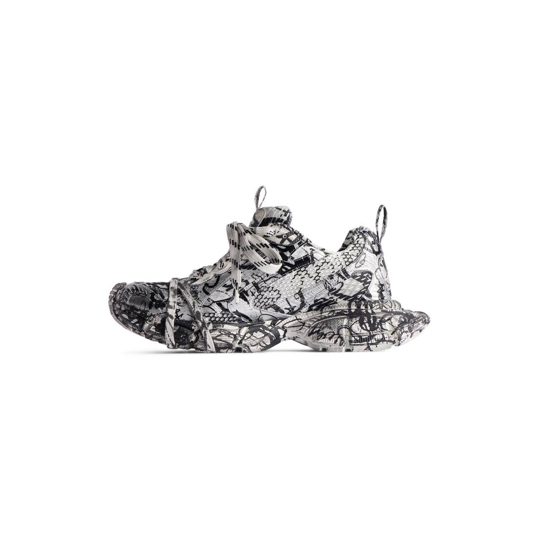 Men’s 3xl Extreme Graffiti Sneaker  in White/black - Image 4